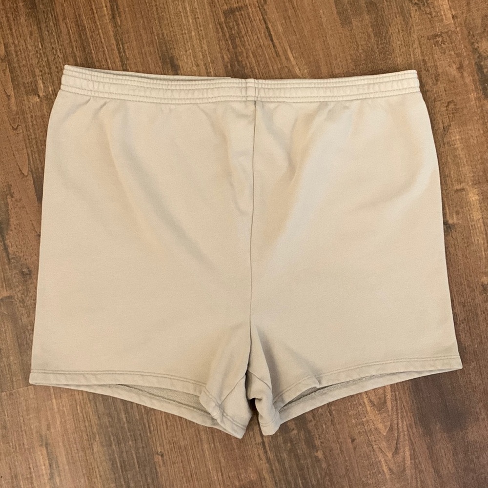 79. 🍓 Skims drawstring short